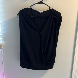 Lightweight short sleeve shirt